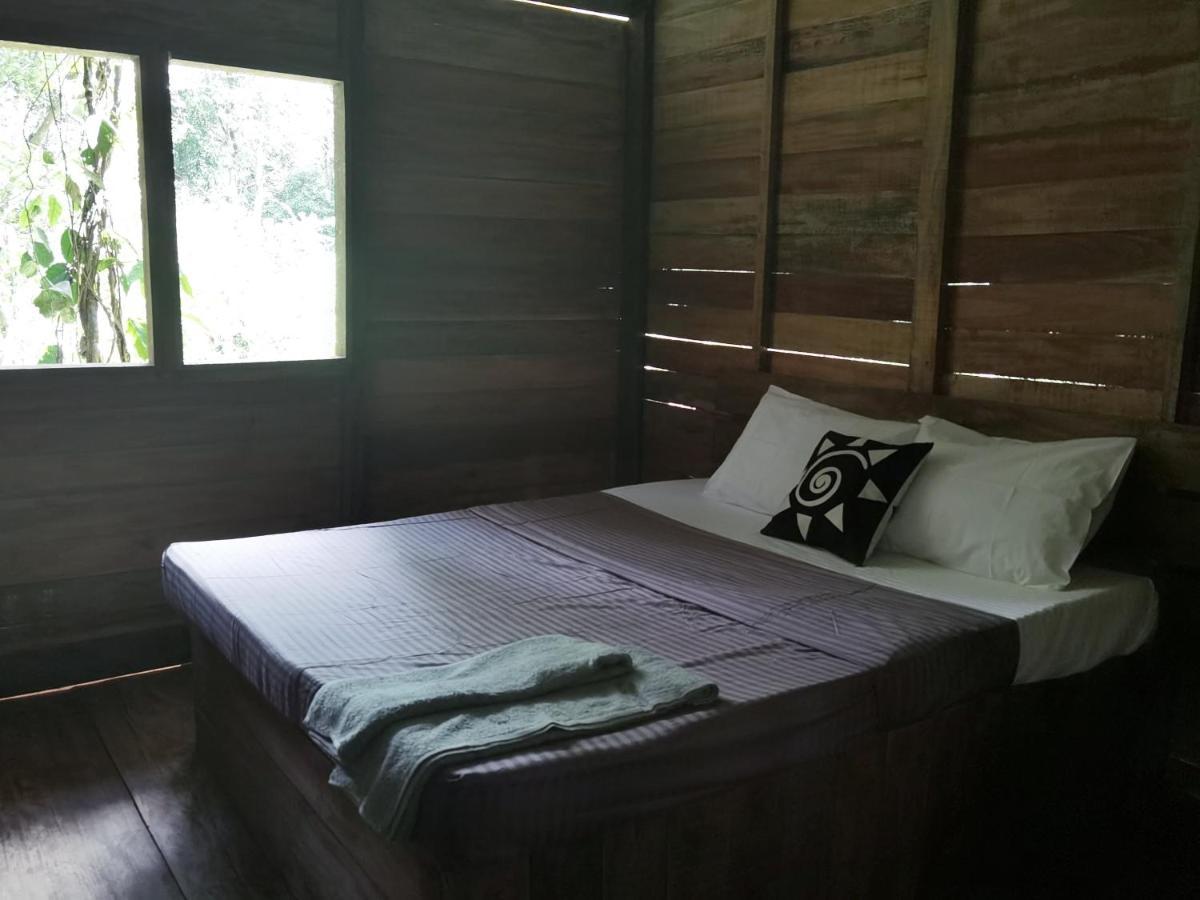 Chalet In The Jungle Pallegama الغرفة الصورة
