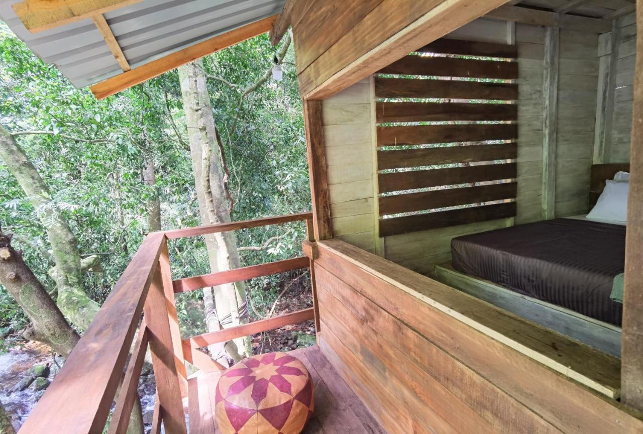 Chalet In The Jungle Pallegama الغرفة الصورة