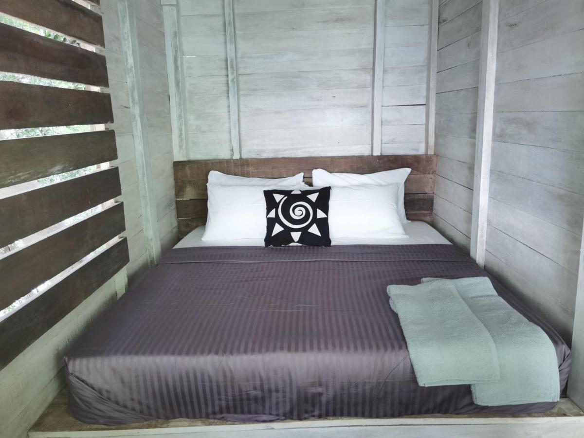 Chalet In The Jungle Pallegama الغرفة الصورة